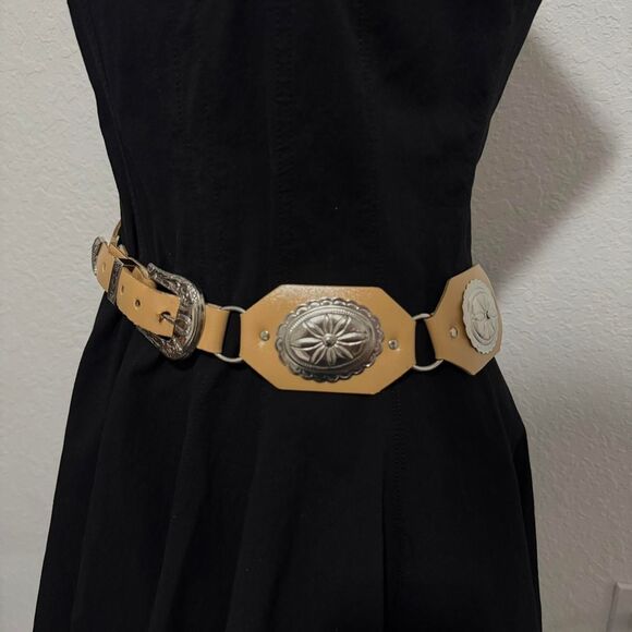 Early 2000s Tan & Silver Boho Western Belt - Picture 3 of 7